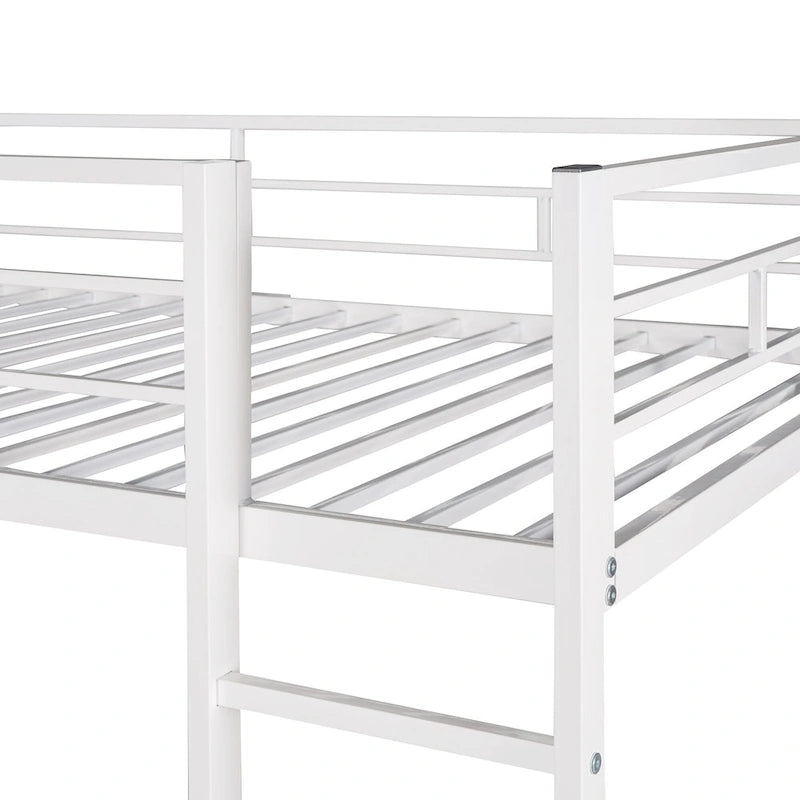 Lit mezzanine simple en métal avec bureau en MDF, étagère d'angle à 2 niveaux, deux échelles et des garde-corps verticaux sur toute la longueur