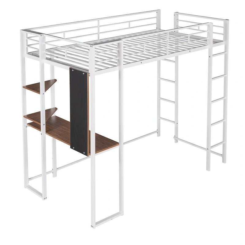 Lit mezzanine simple en métal avec bureau en MDF, étagère d'angle à 2 niveaux, deux échelles et des garde-corps verticaux sur toute la longueur