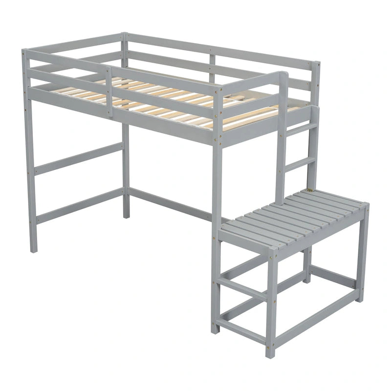 Lit mezzanine haut gris en pin massif pour jumeaux avec tringle à gauche et échelle verticale, plate-forme d'atterrissage à droite avec rail de rangement et échelle inclinée
