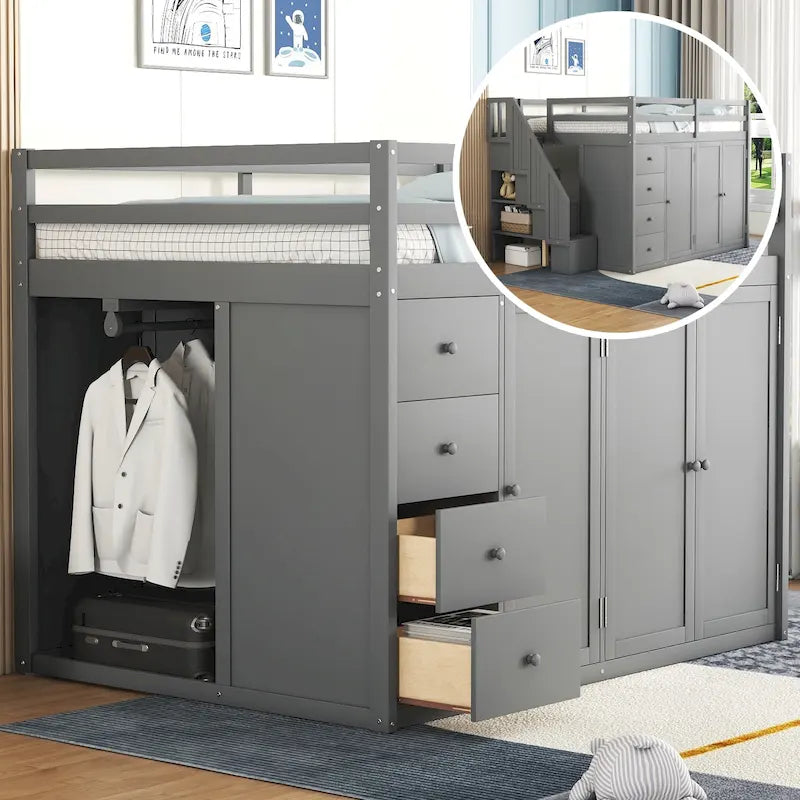 Lit mezzanine gris en pin massif de taille double avec armoire ouverte, unité à 4 tiroirs, armoire à deux portes et escalier de rangement côté droit.
