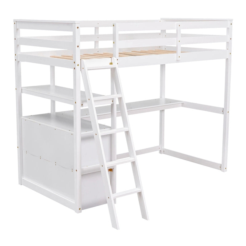 Lit mezzanine en pin massif, taille simple, avec échelle inclinée à gauche, bureau en L pleine largeur, étagère à mi-hauteur et 3 tiroirs côté gauche