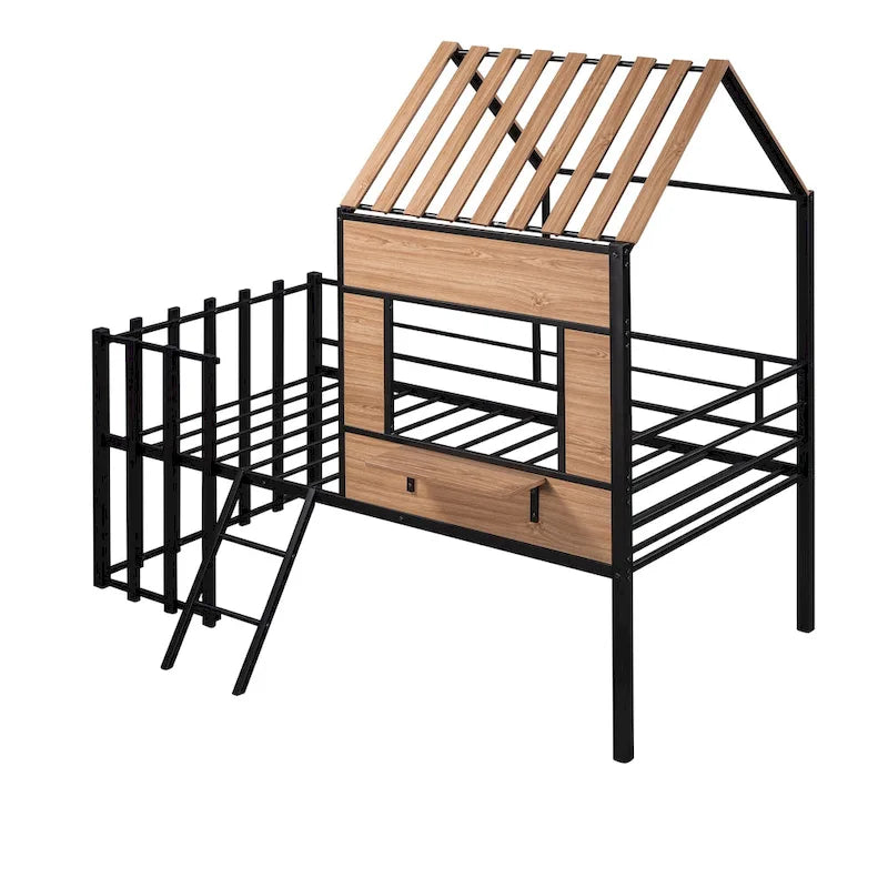 Lit mezzanine maison noir en métal et bois de taille double avec toit à lattes, panneau de fenêtre côté droit, échelle inclinée et garde-corps verticaux intégraux