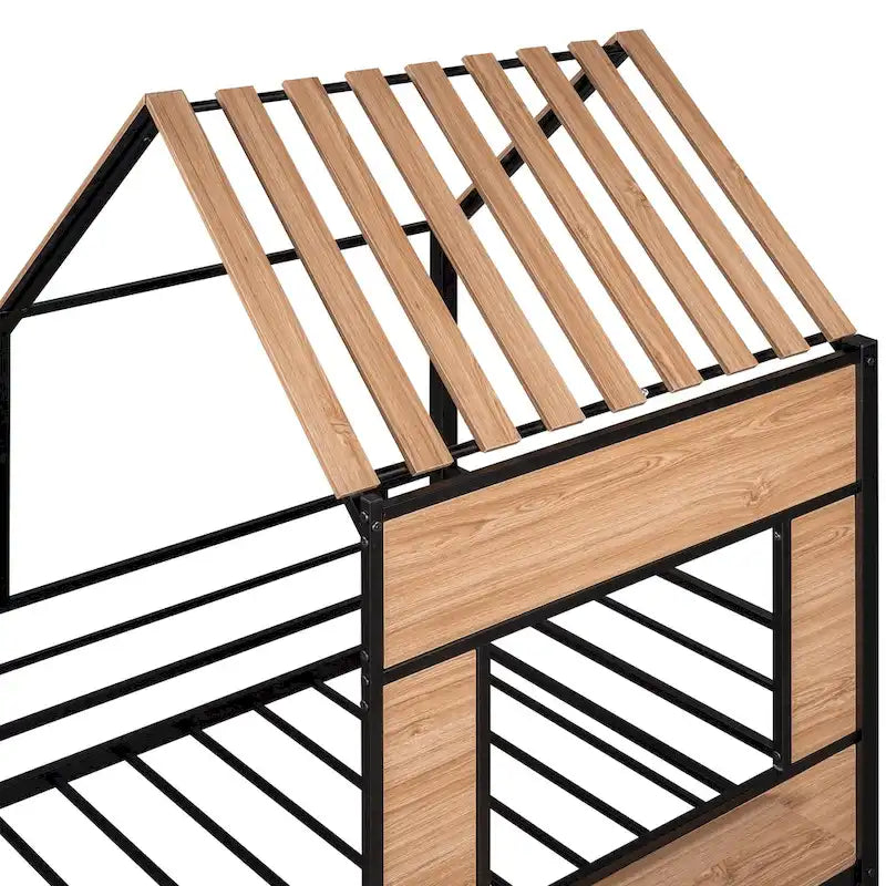 Lit mezzanine maison noir en métal et bois de taille double avec toit à lattes, panneau de fenêtre côté droit, échelle inclinée et garde-corps verticaux intégraux