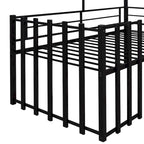 Lit mezzanine maison noir en métal et bois de taille double avec toit à lattes, panneau de fenêtre côté droit, échelle inclinée et garde-corps verticaux intégraux