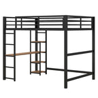 Lit mezzanine double en métal noir avec bureau en MDF en L sur le côté gauche et étagère centrale à 4 niveaux