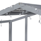 Lit mezzanine cabane en bois gris pour jumeaux avec cadre de toit, toboggan côté gauche, panneau tableau noir avant et échelle inclinée côté droit